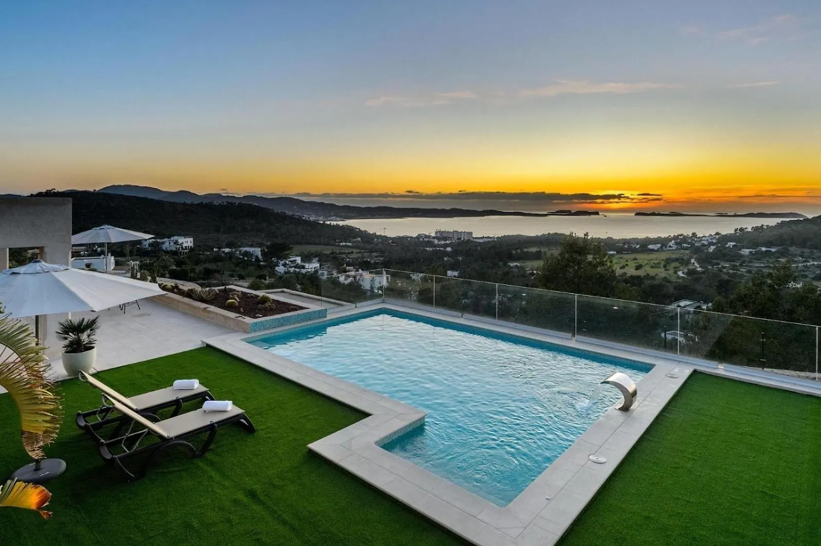 Villa Sa Rota Luxury Sea Views location